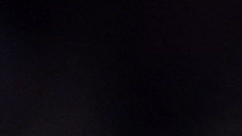David Coote luego de expulsar a un futbolista del Arsenal por pérdida de tiempo.