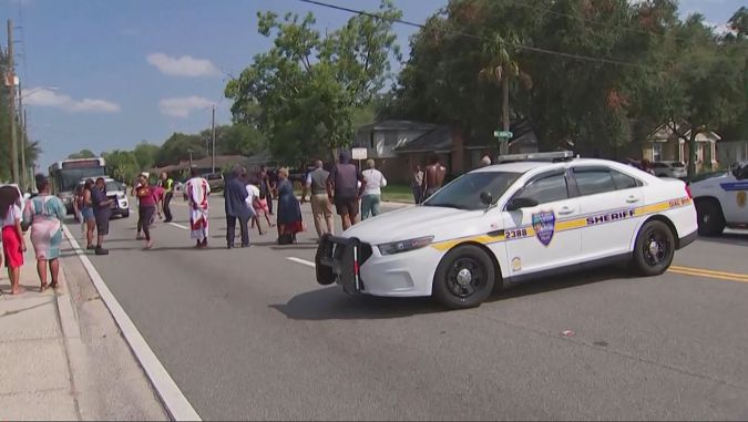 Tiroteo en Florida: Identifican al pistolero que mató a tres personas por motivos raciales en Jacksonville