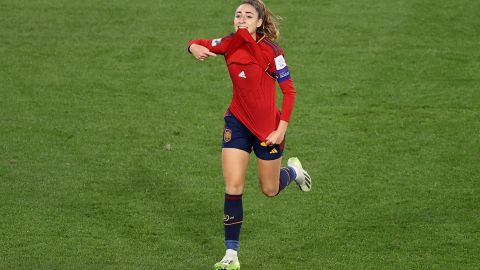 Olga Carmona celebra su gol en la final.