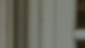 Luis Rubiales (de frente) habla con el presidente del gobierno de España en funciones Pedro Sánchez con el cuerpo técnico y las jugadoras de la selección detrás.