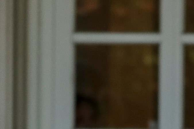 El primer ministro español, Pedro Sánchez (C), habla con el presidente de la Federación Española de Fútbol, Luis Rubiales (2L), durante una recepción para la selección española de fútbol femenino este martes. Foto: Pablo Blázquez Domínguez/Getty Images.