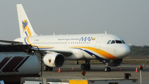 Avión de Myanmar