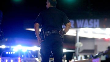 Policía en Kansas causa polémica por redada a periódico local y tras muerte de copropietaria del medio