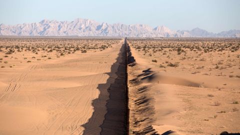 Encuentran sin vida a cuarto migrante en desierto del norte de México