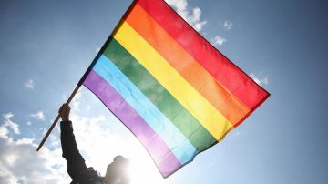 Dueña de una tienda de California asesinado a tiros por mostrar la bandera del Orgullo Gay