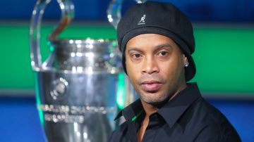 Ronaldinho podría ir a la cárcel por segunda vez.