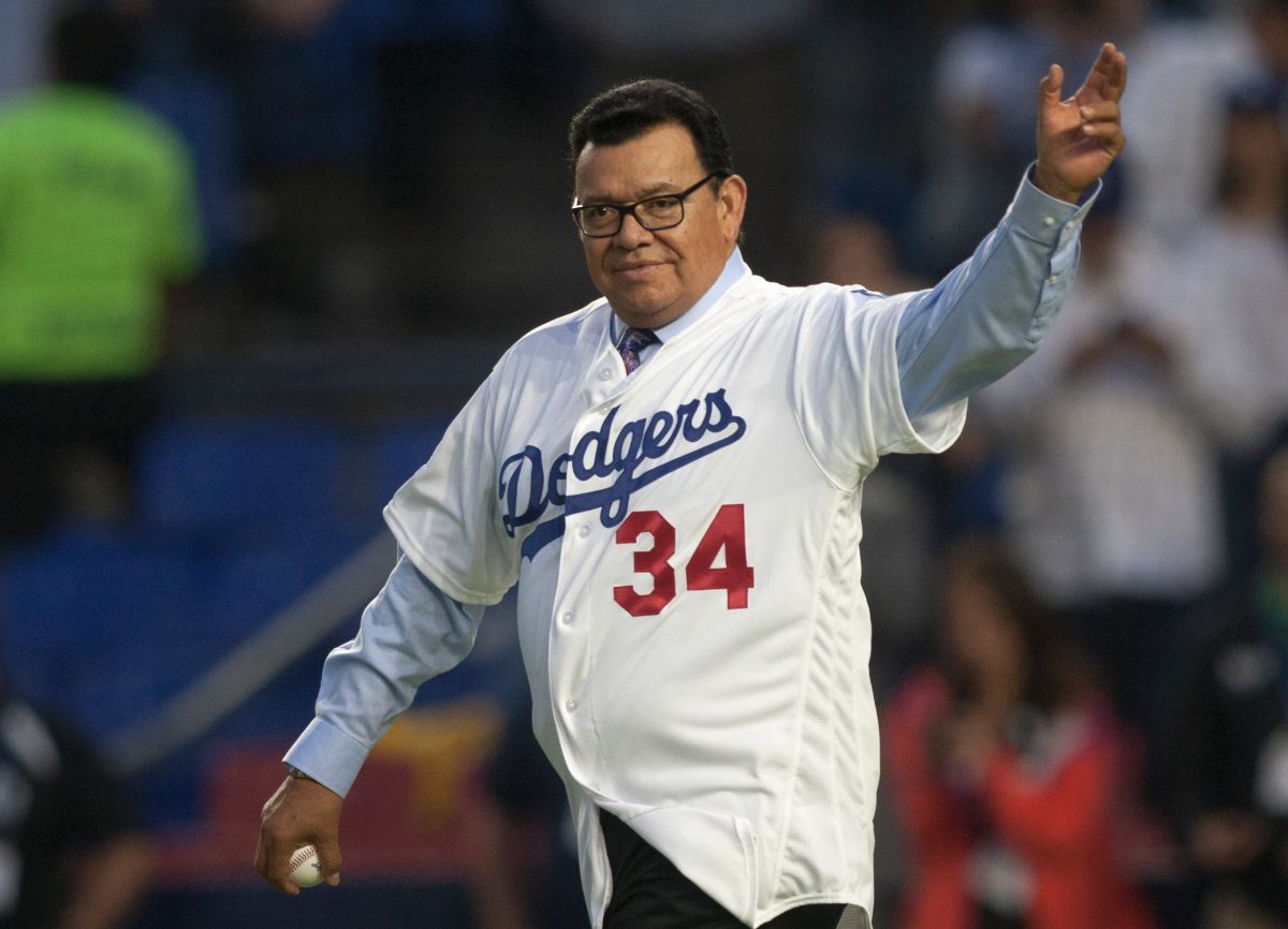 The Dodgers performed an impressive drone show for the retirement of Fernando Valenzuela’s number (VIDEO)