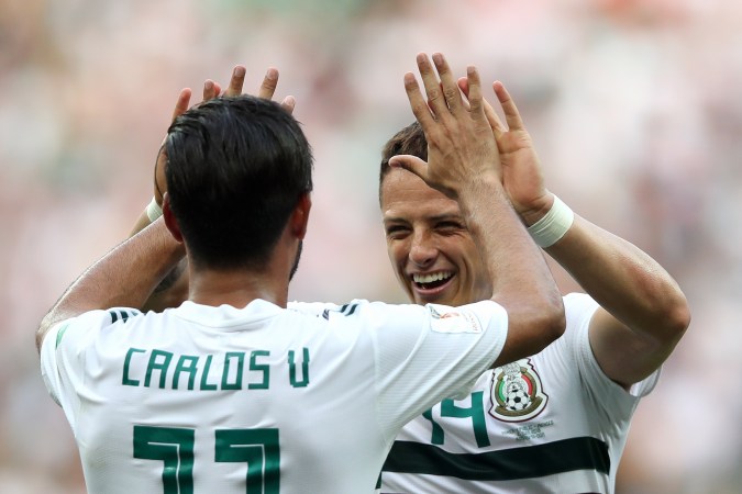 Carlos Vela y Javier 'Chicharito' Hernández.