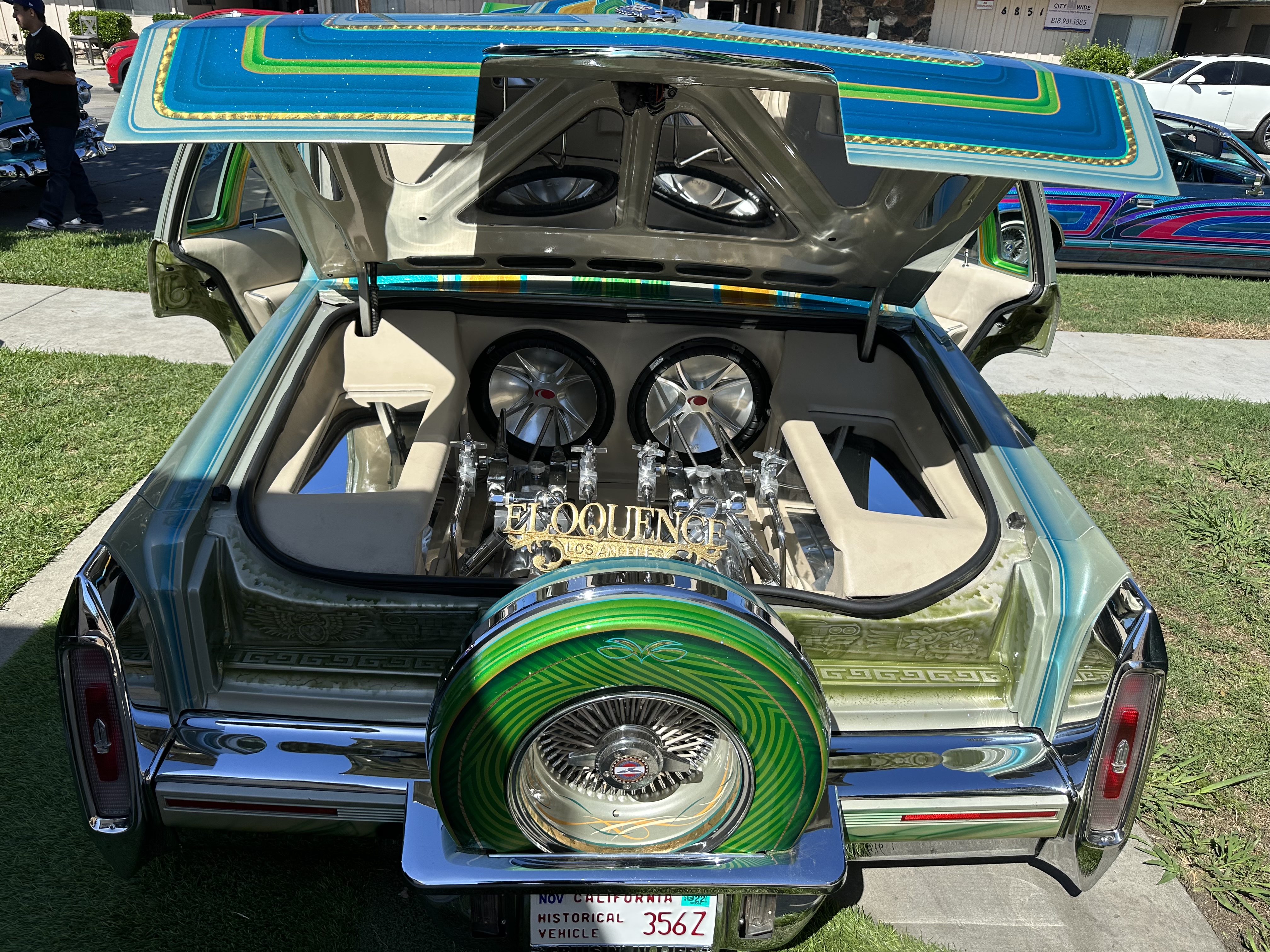 La pasión de una familia latina por los autos lowriders - La Opinión
