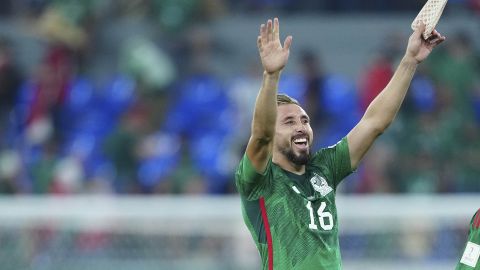 Héctor Herrera uniformado con la selección de México.