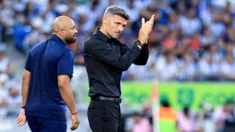 Fernando Ortiz aplaude el accionar de su equipo.