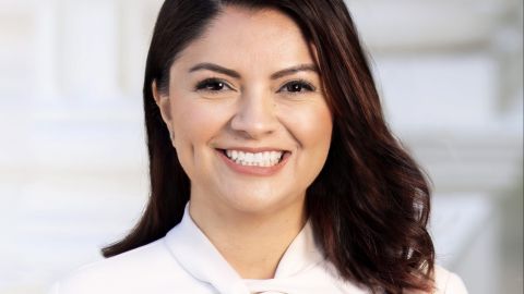 Senadora estatal Lena González