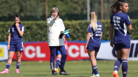 Milena Bertolini en entrenamiento con la Selección de Italia.