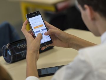 El bloque de plataformas digitales es una de las opciones para los padres de familia.
