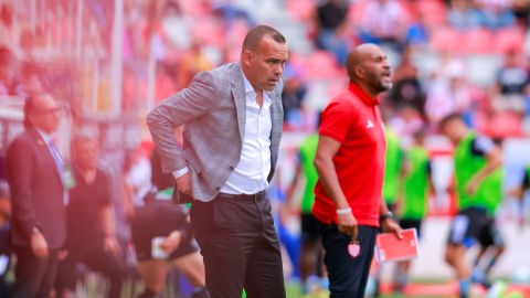 Rafael Dudamel en el banquillo de Necaxa.