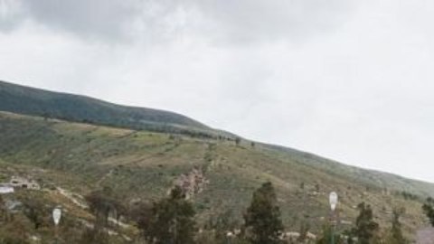 El Monumento a la Mitad del Mundo es uno de los lugares turísticos más característicos de Quito.