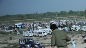 Sube a 30 el número de muertos por un accidente de tren en Pakistán