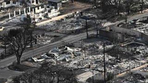 La impresionante imagen de la casa que sobrevivió a los incendios de Maui, en Hawái