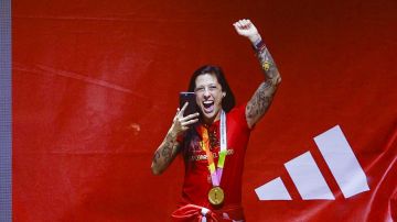 Jennifer Hermoso, futbolista española, durante la celebración por el campeonato mundial de la selección femenina de España.