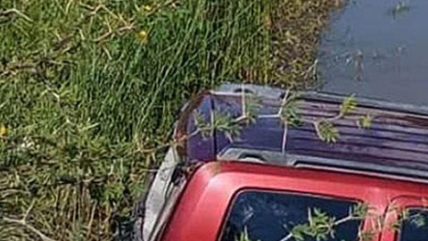 Camioneta volcada en México