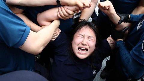 China toma represalias contra Japón por el vertido en el océano de las aguas residuales de la planta nuclear de Fukushima