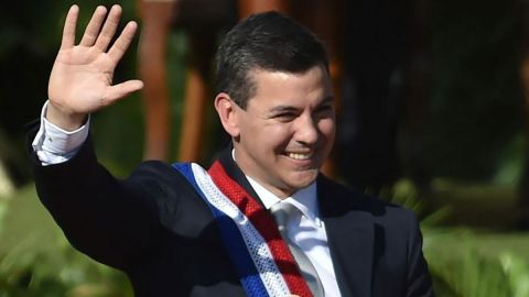 Quién es Santiago Peña, el joven economista que se convirtió en presidente de Paraguay