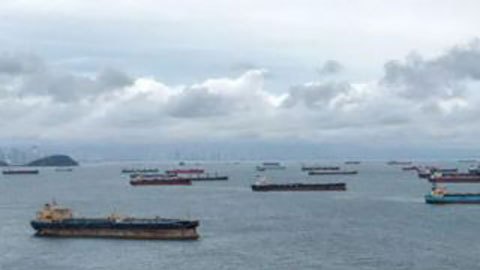 Cuán grande es realmente el atasco de barcos en el Canal de Panamá y qué impacto económico está teniendo