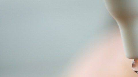 Hongos y bacterias: la FDA alerta sobre uso de gotas para ojos en EE.UU.