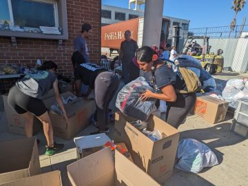 Recolectan donativos para ayudar a las víctimas de los incendios en Maui. (Cortesía)