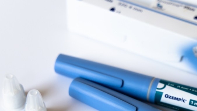 Ozempic podría frenar antojos por el alcohol, cigarrillos y hasta los juegos: lo que debes saber