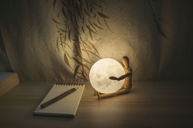 Con ayuda de un ritual de manifestación, podrás abrir un capítulo en tu vida en esta luna nueva.