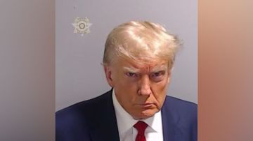 Trump fue arrestado y es el primer presidente con foto policial.