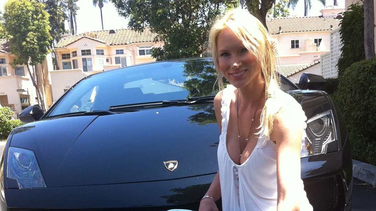 A California woman hired a person to kill her husband, but it was an undercover cop