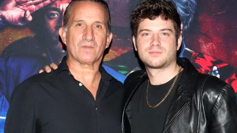 Plutarco Haza y su hijo Nicolás estrenan la película mexicana "Héroes" | Mezcalent