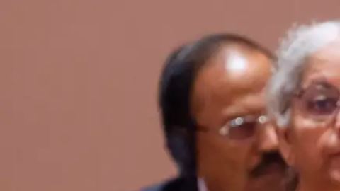 India expulsa a diplomático canadiense