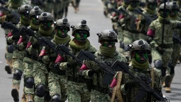 La Secretaría de Defensa de México dijo que contingentes militares de unos 20 países,, entre ellos Rusia, "enaltecieron” el desfile.