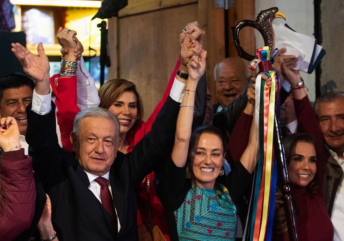 FOTOS: Presidente López Obrador transfiere "bastón de mando" de su movimiento político a Claudia Sheinbaum