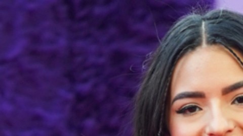 Ángela Aguilar es tundida por Shaila Dúrcal - Mezcalent