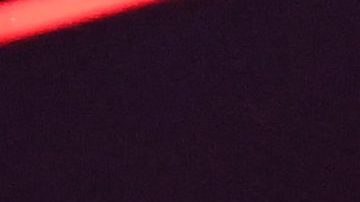 Anitta cantando en los iHeartRadio en Brasil.