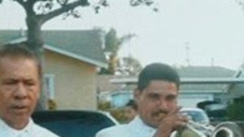 Becky G y su abuelo hace muchos en años en un rancho en México.