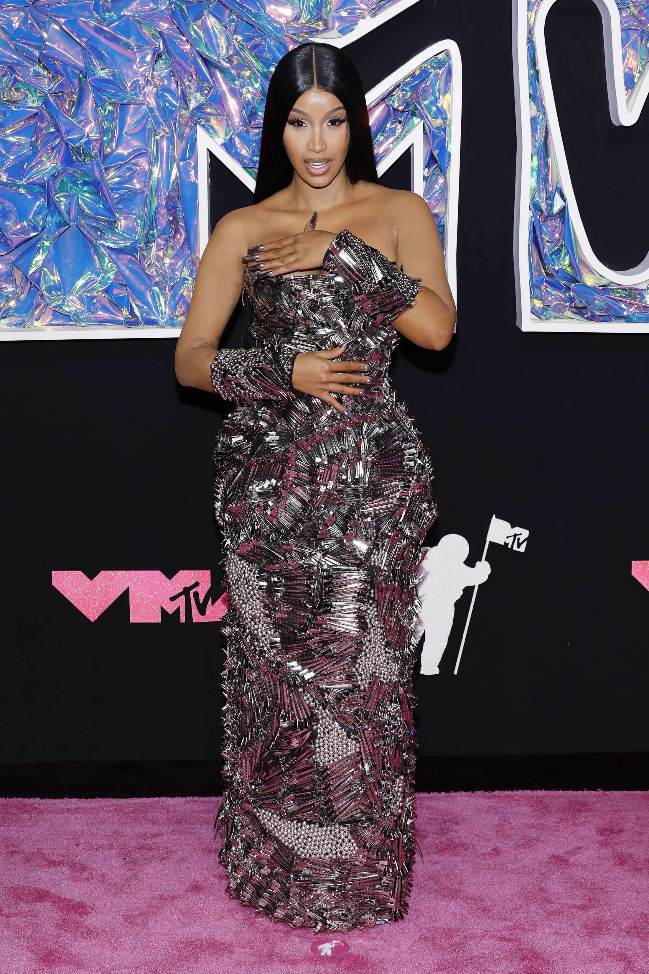 Alfombra Roja De Los MTV VMAs: Alejandra Espinoza, Peso Pluma, Anitta Y ...