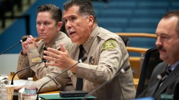 El sheriff Edwin Luna busca frenar los robos a negocios minoristas en LA.