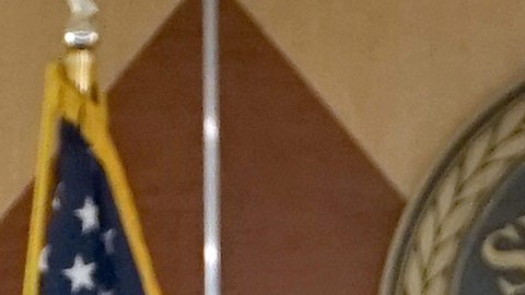 Alcalde de Florida evitó moción de censura por comentario racista a una concejala