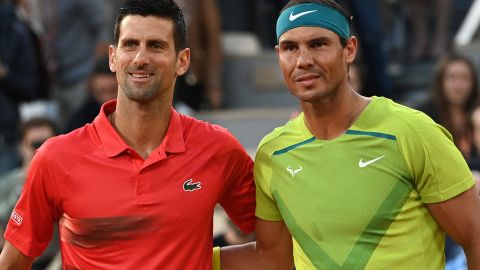 Novak Djokovic y Rafael Nadal en su último enfrentamiento en Roland Garros 2022.