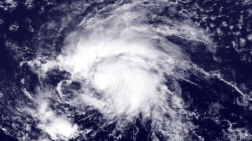 El huracán Lee pierde fuerza y ya es categoría 1, pero avanza de forma peligrosa hacia Nueva Inglaterra
