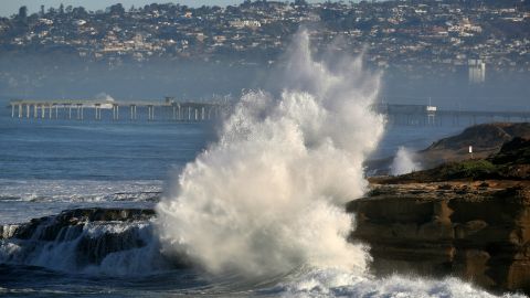 Tormenta tropical Jova provocará oleajes fuertes y corrientes de resaca en las costas de California y México