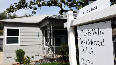 LOS ANGELES, CALIFORNIA - MARCH 15: A "For Lease" sign is posted in front of a house available for rent on March 15, 2022 in Los Angeles, California. Single-family rental home prices are soaring and increased a record 12.6 percent in January compared to the previous year, according to new data from CoreLogic. (Photo by Mario Tama/Getty Images)