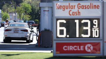 SAN ANSELMO, CALIFORNIA - SEPTEMBER 27: Gas prices over $6.00 a gallon are displayed at a 76 gas station on September 27, 2022 in San Anselmo, California. Gas prices in the San Francisco Bay Area have surged over 40 cents in the past week to an average of $6.05 in San Francisco. The national average for a gallon of regular gasoline is $3.70. (Photo by Justin Sullivan/Getty Images)