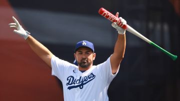 "El Titán" Adrián González con los colores de los Dodgers.
