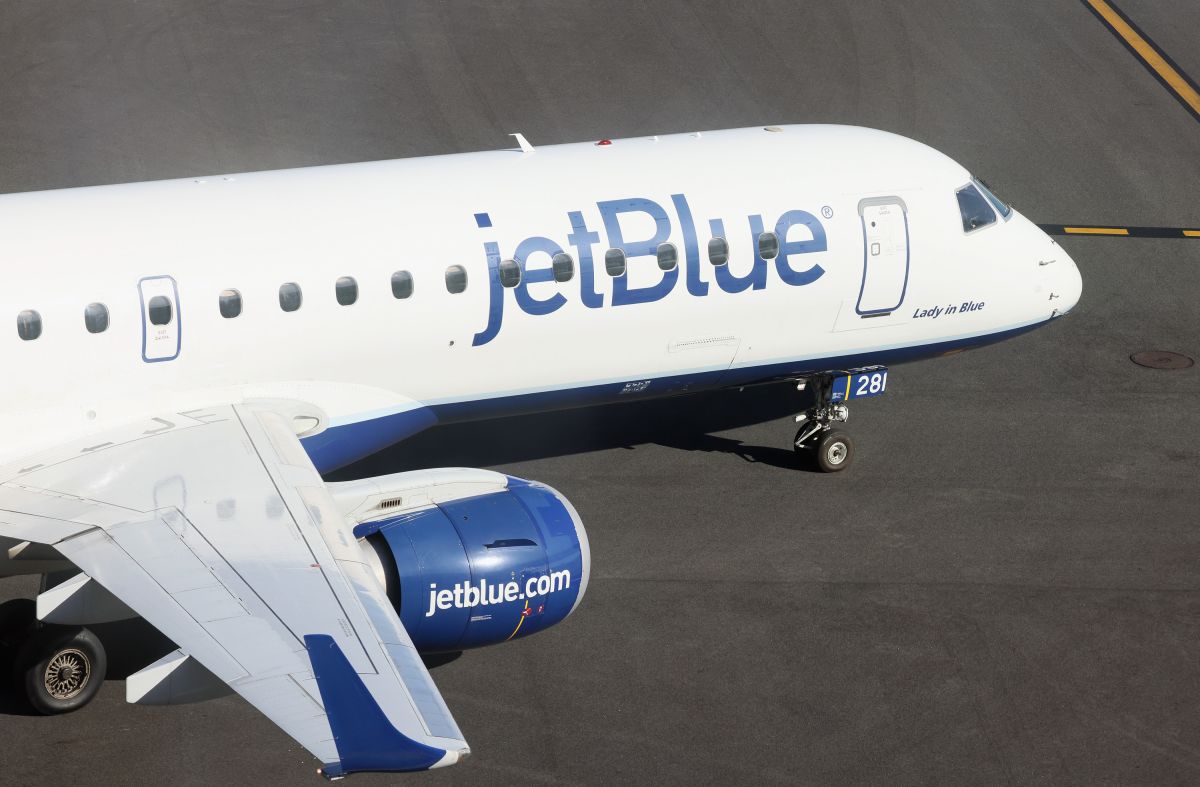 Severe turbulence leaves at least 8 injured on JetBlue flight to Florida